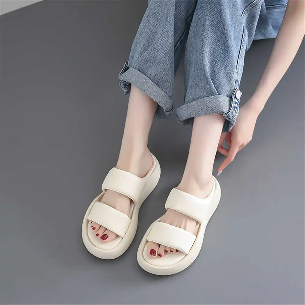 Size 39 Strips Summer Shoes Sa - Aquatic Sports Wear recensione e prezzo